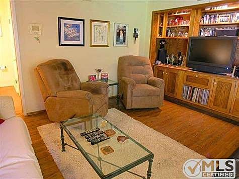 5th image of 5018 Buffalo Ave