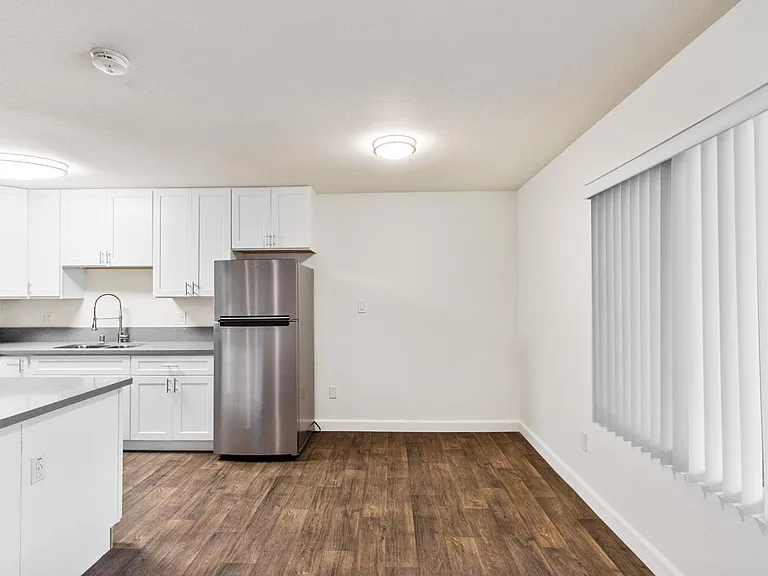 Mountain View Apartments — Photo 9
