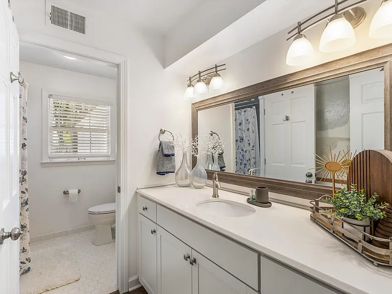 7270 Penbrook Cv — Photo 20