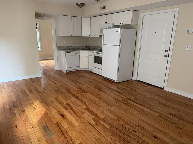 4442 Cresson St — Photo 2