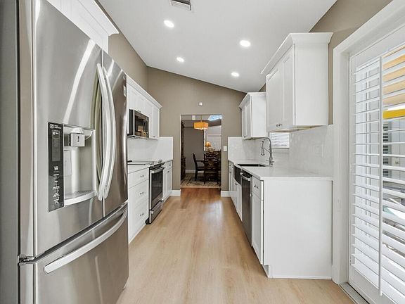 3rd image of 215 NW 117th Way