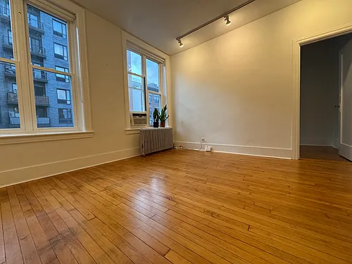 994 Willoughby Ave #2 Photo 1