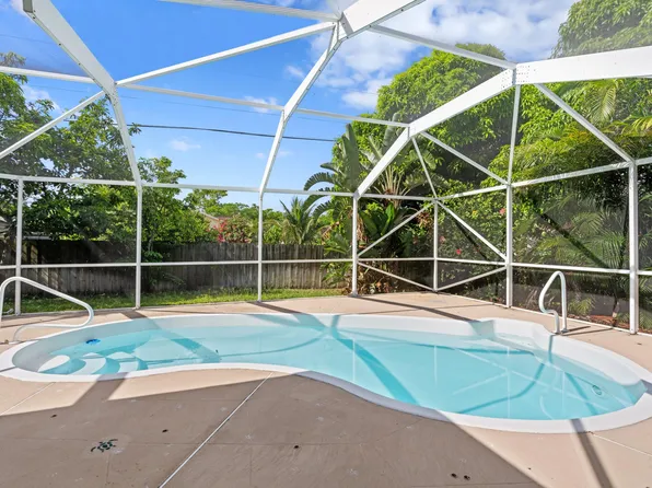 1042 SW Janette Avenue, Port St Lucie, FL 34953