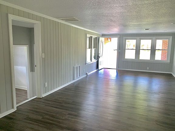 4th image of 931 Grove Park Dr N