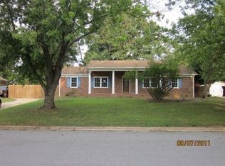 3324 Warwick Dr, Jamestown, NC 27282