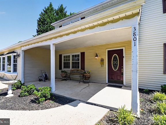 4th image of 3801 Woodhaven Ln