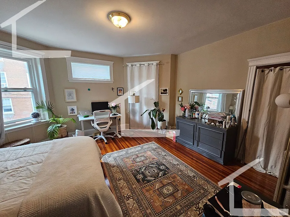 27 Euston St #2