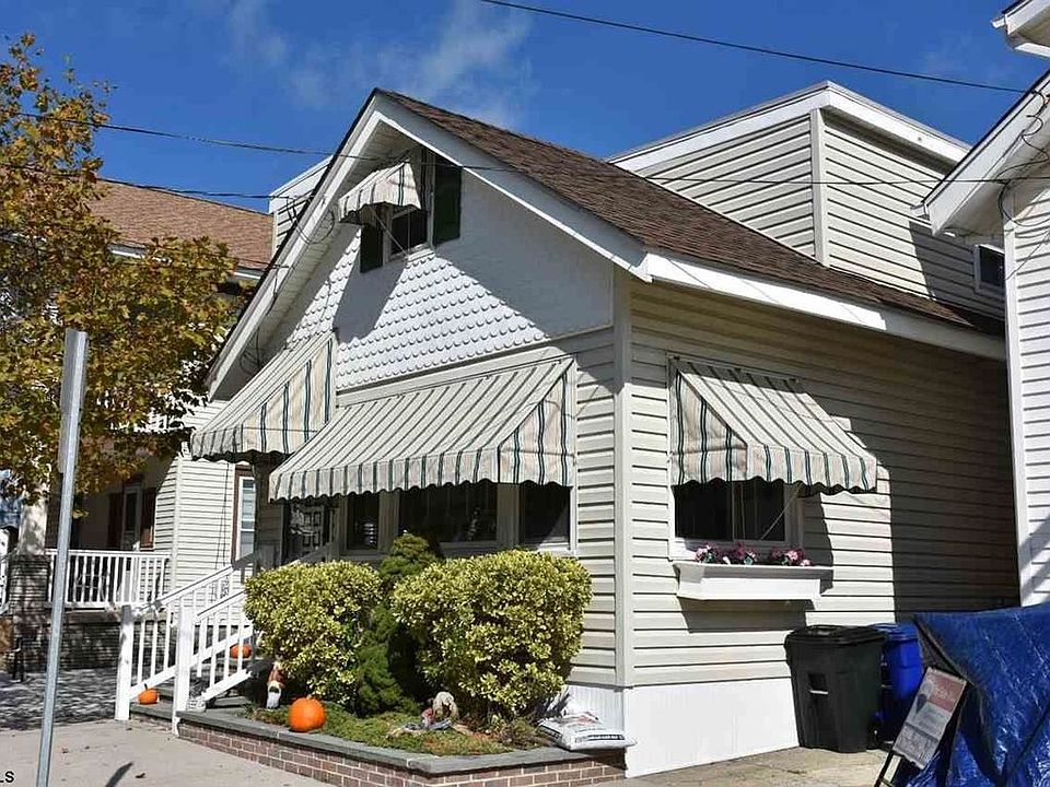 1st image of 809 Delancey Pl