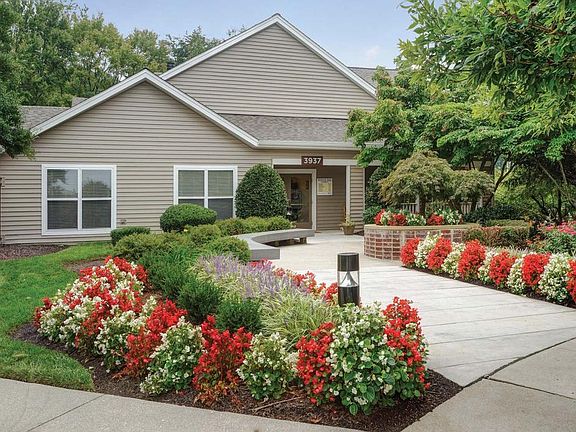 4th image of 3937 Penshurst Ln #6B204