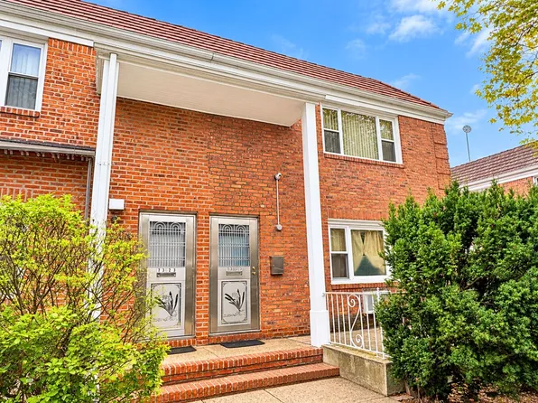 73-27 198th St Floor 2, Fresh Meadows, NY 11366