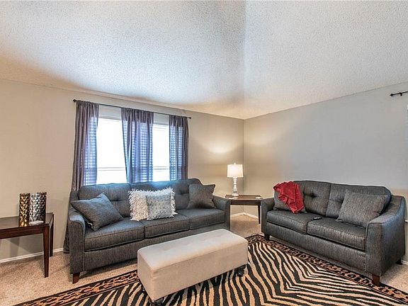 3rd image of 708 S Alder Dr