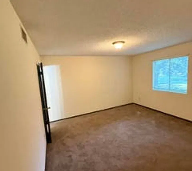 200 Buttercup Dr