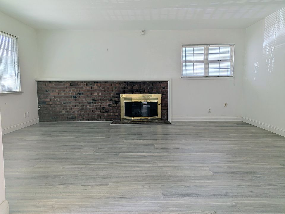 1st image of 3642 Ross Ave