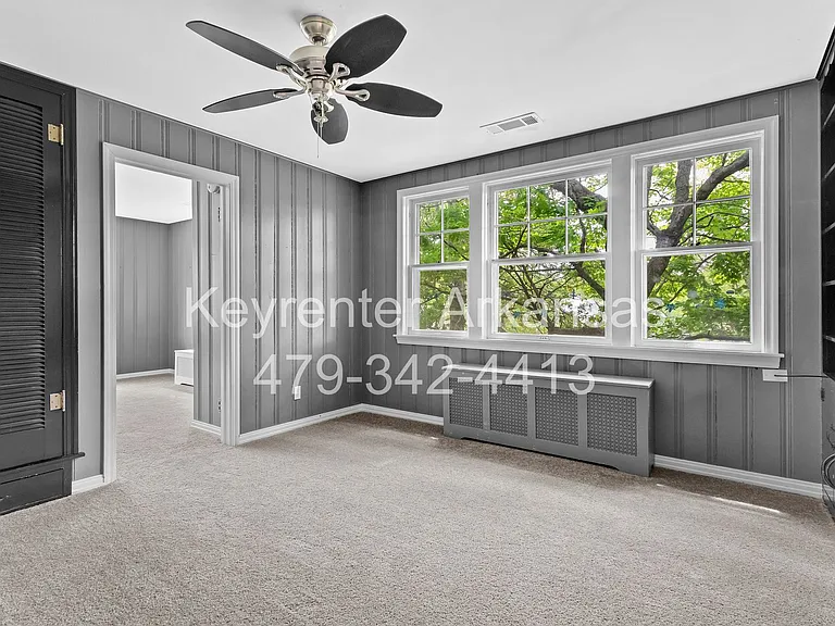 255 W Lawson St — Photo 16