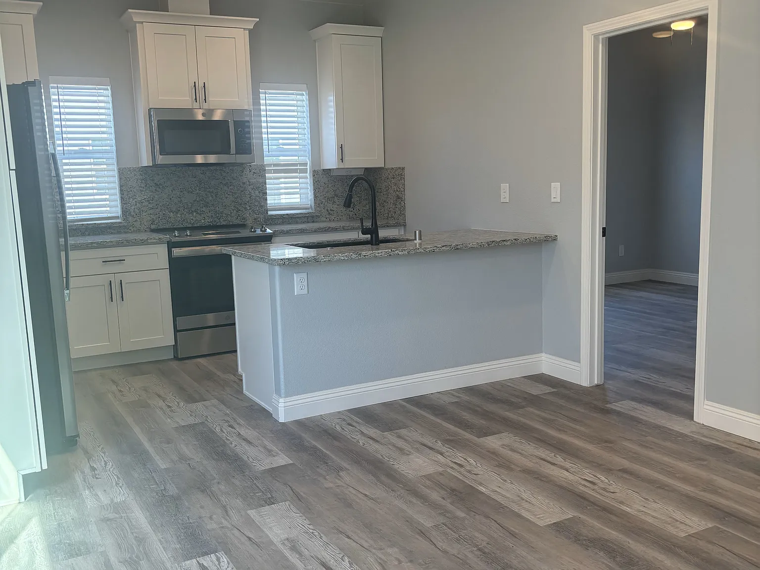 3 bed, 3.0 bath, 1196 sqft, $2,800 — Photo 1