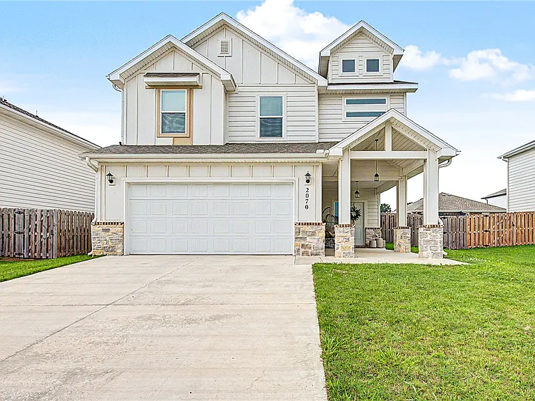 2070 Wildflower Dr — Photo 23