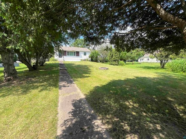 3027 8th Ave E, Hibbing, MN 55746