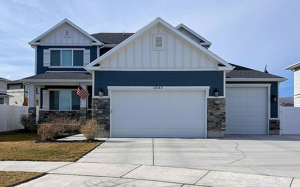 1st image of 1045 W Witherspoon Ct