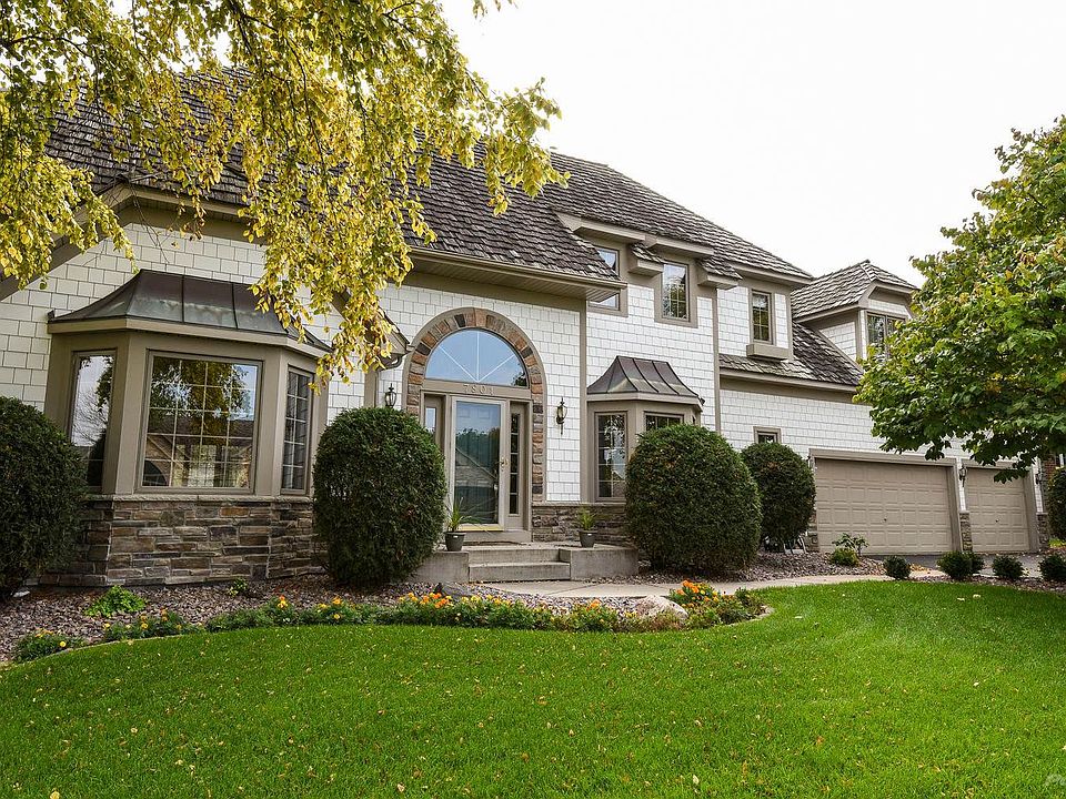 7801 96th St W Bloomington MN-large-001-27-7801 96th St-1498x1000-72dpi