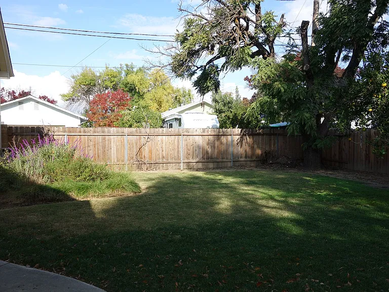 311 Main St — Photo 27