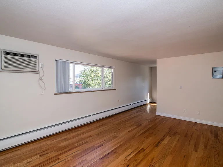 Emerson Flats — Photo 25