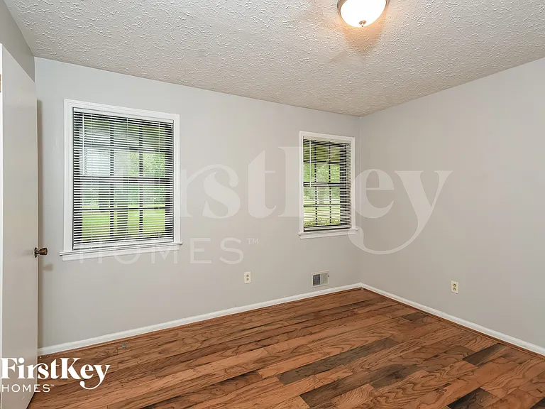 3704 Newport Dr — Photo 14
