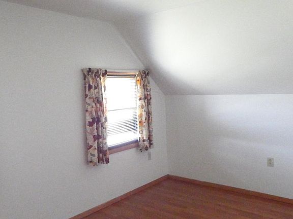 Front Upstairs Bedroom