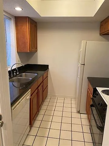 1 bed, 1.0 bath, 850 sqft, $1,100 — Photo 3