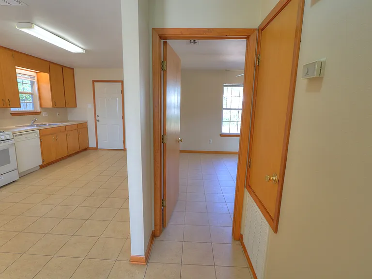 6518 Birmingham St — Photo 15