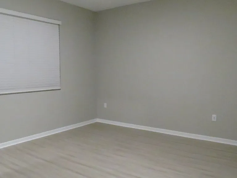 932 Blue Creek Dr — Photo 10