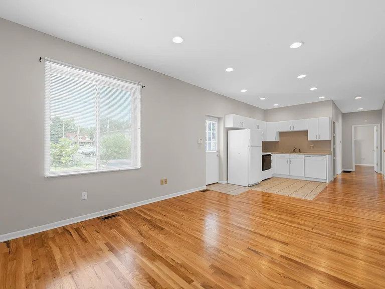 242 E 12th Ave #1 — Photo 7