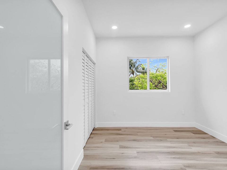 1st image of 261 2nd St