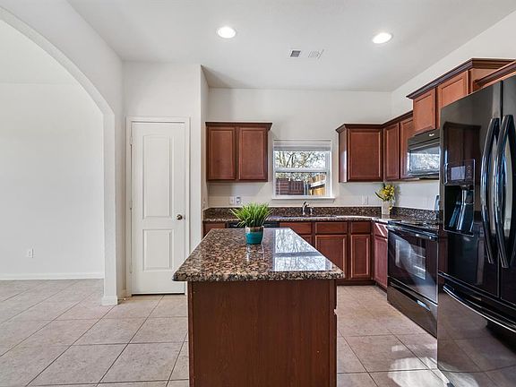 5th image of 1853 Olive Ln