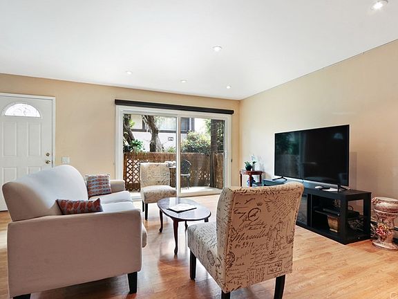 4th image of 376 S Miraleste Dr Unit 425