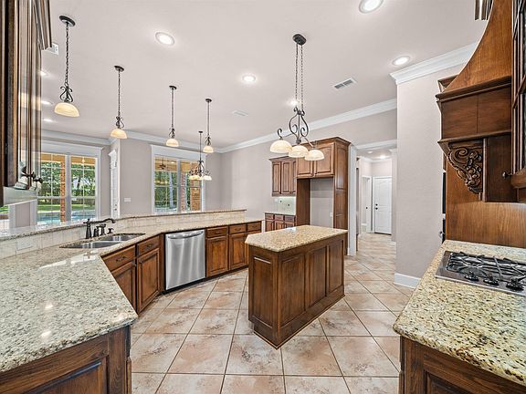 5th image of 6518 Rochester Way