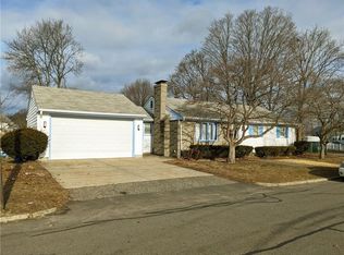 440 Kenyon Ave, Pawtucket, RI 02861