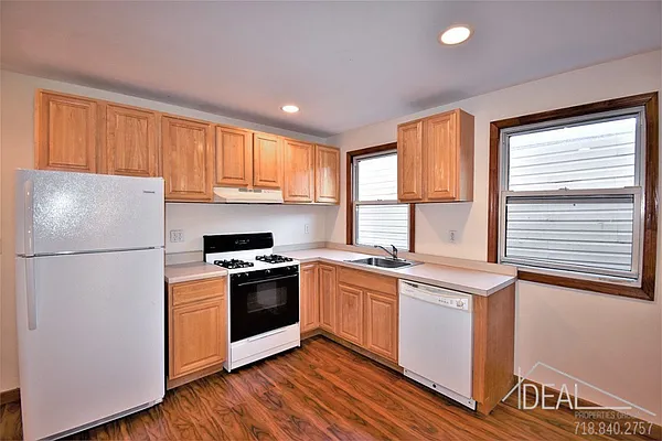 Rented by Ideal Properties Group | media 9