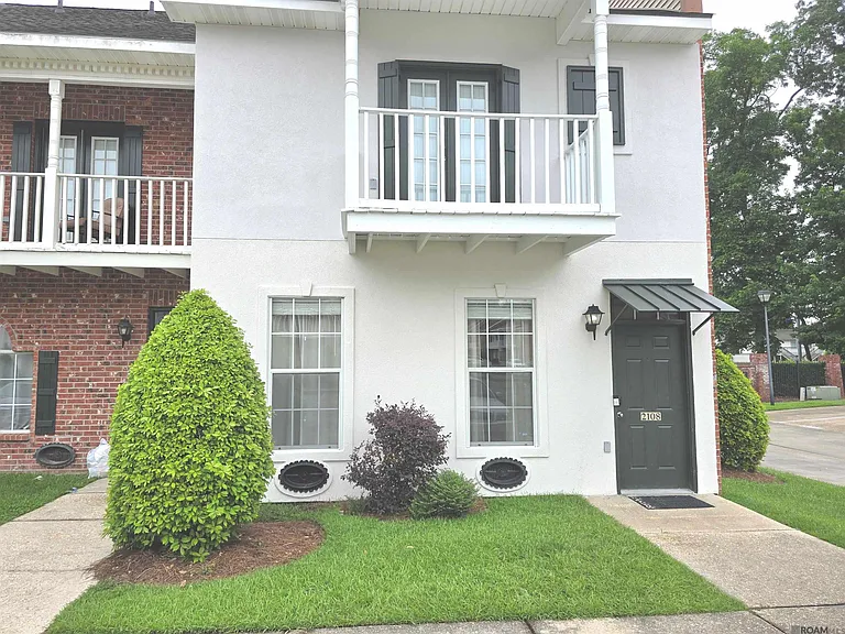 2108 Cypress Hall Aly — Photo 1