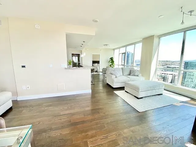 325 7th Ave #2102 — Photo 12