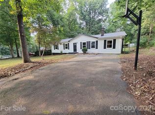 3925 22nd St NE, Hickory, NC 28601