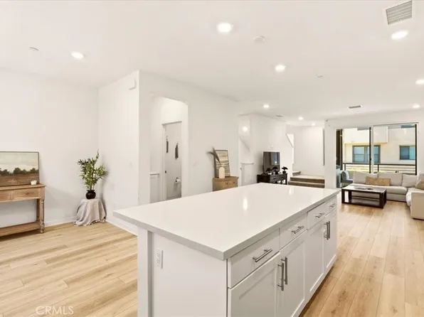 2953 W Lincoln Ave Unit 4, Anaheim, CA 92801