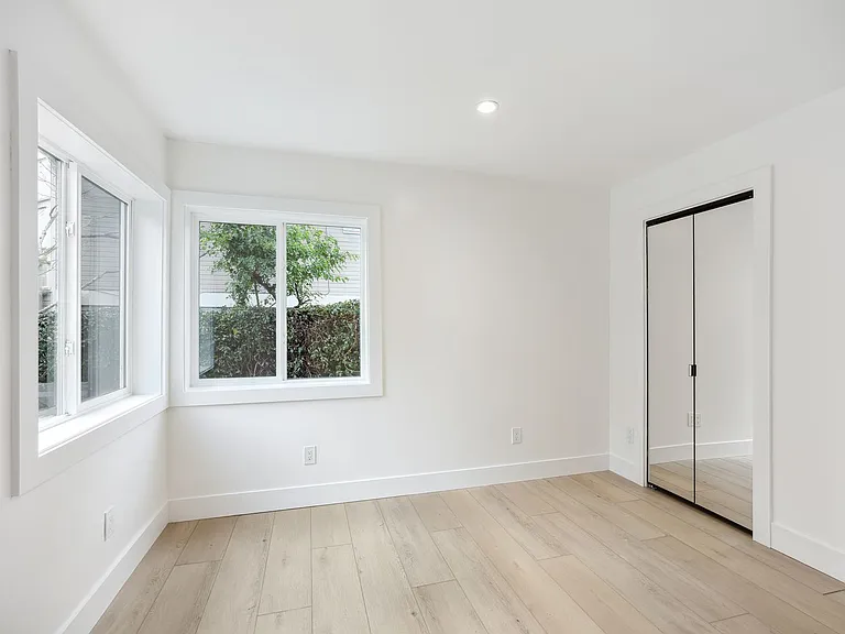 19 Knoll — Photo 3