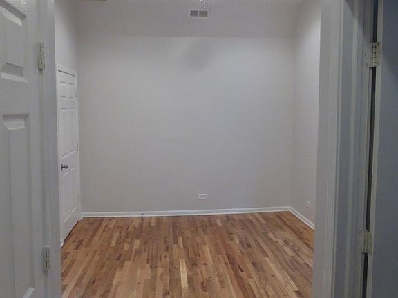 2nd image of 839 S Claremont Ave #2R