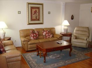 9627 Blake Ln, Fairfax, VA 22031