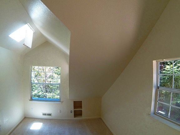 4th image of 1120 Sylvia Way