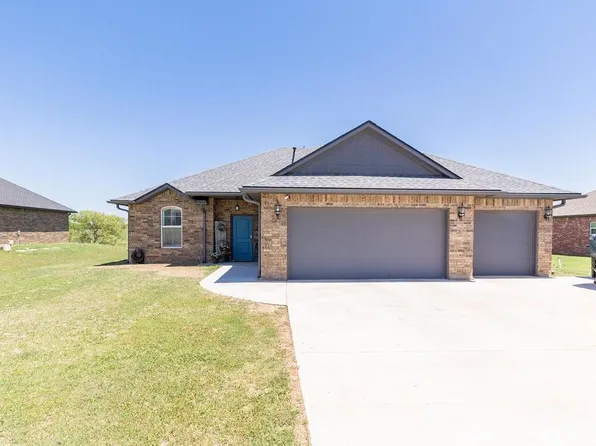 13710 NE Lafayette Dr, Elgin, OK 73538