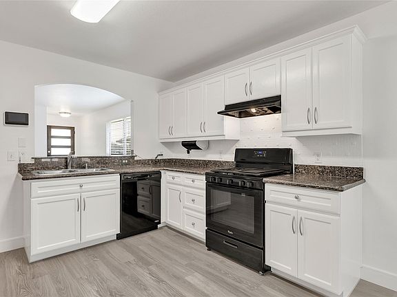 3rd image of 1108 Cottage Grove Cir