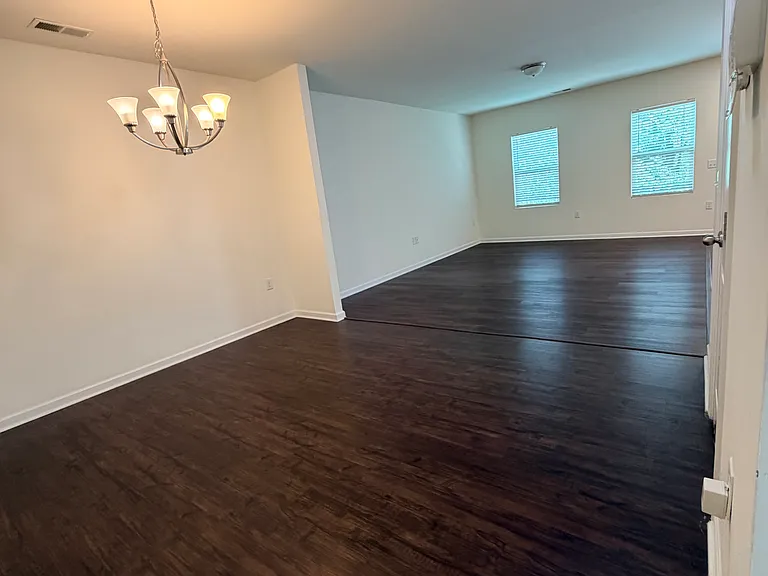 1113 Epiphany Rd — Photo 6