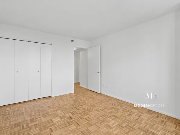 4-74 48th Avenue image 6 of 28