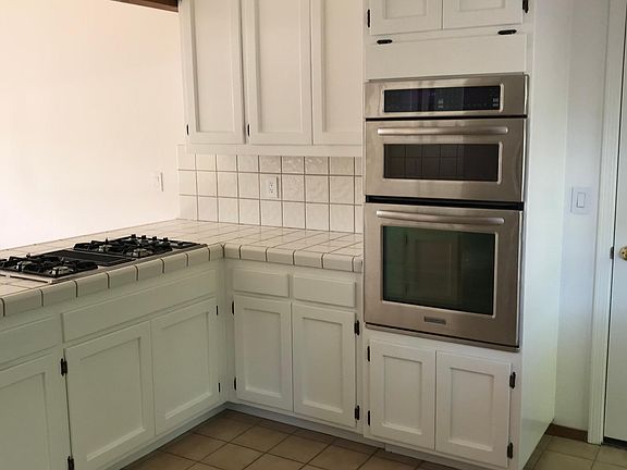3rd image of 655 Vischer Ct
